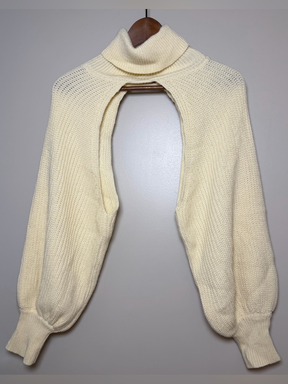 SHEIN  |  Cream Knit Cropped Turtleneck Sweater Sleeves — Size Large (NWOT)